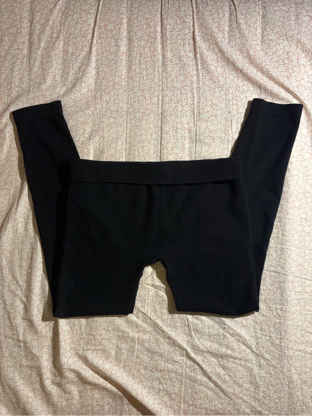 Foldover Lowrise Yoga Classic Black Ribbed Legging Capris